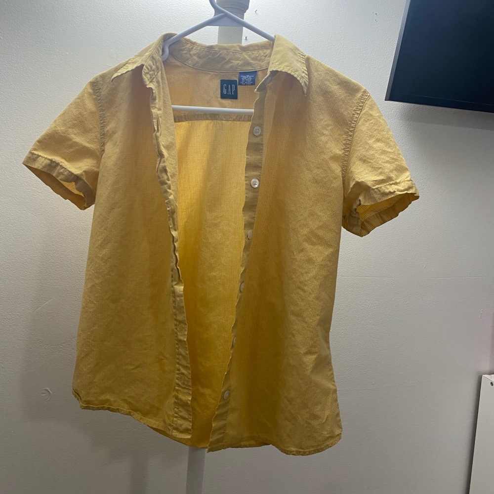 yellow GAP short sleeve collared shirt